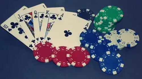 Pengalaman mobile sportsbook dan kasino pada perangkat Android dan iOS dengan antarmuka Bahasa Indonesia